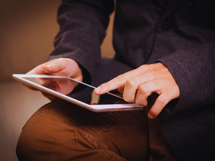 How to Reduce Radiation from iPads and Tablets