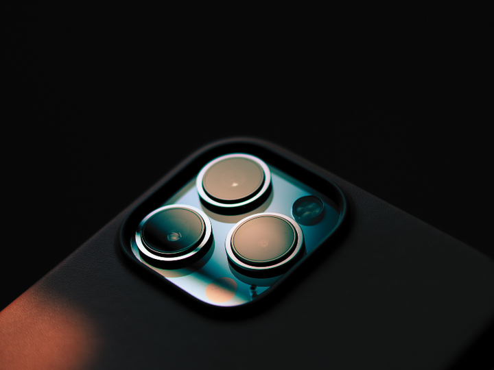 How to Achieve Significant Radiation Reduction in iPhone Cases Without Blocking Your Signal